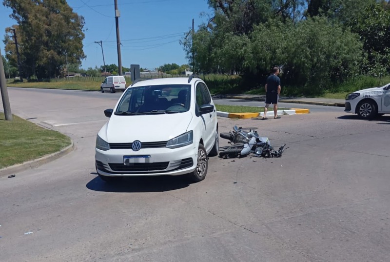 Dos menores en moto protagonizaron un siniestro vial